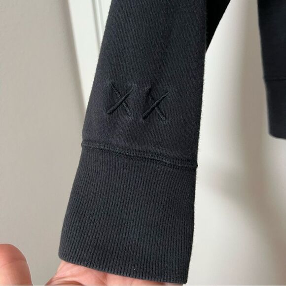 Kaws x Uniqlo Sesame Street Sweatshirt Unisex Size XS Black Embroidered Crewneck - Picture 8 of 13